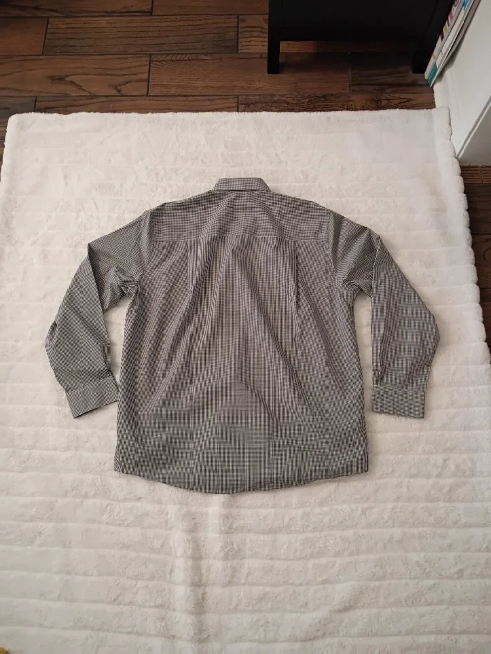 Cutter & Buck Button Down - Picture 6 of 8